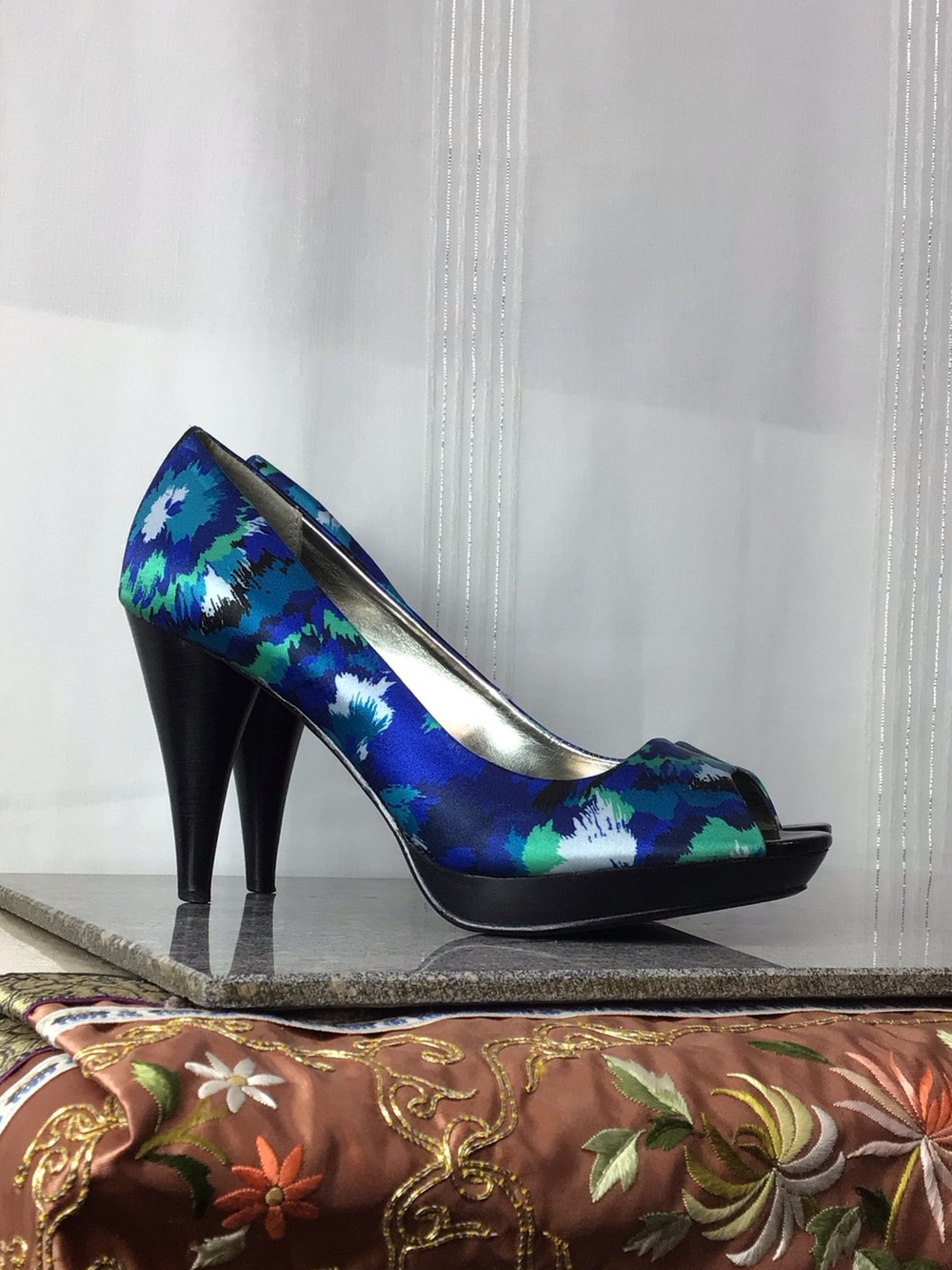 Style & Co. Celine Blue Floral Satin Peep-Toe Platform Heels Sz.7.5